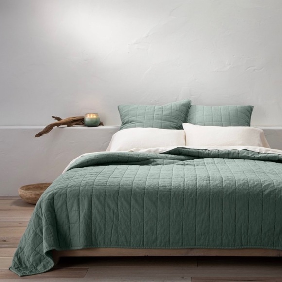 Casaluna Bedding King Heavyweight Linen Blend Quilt Sage Green
